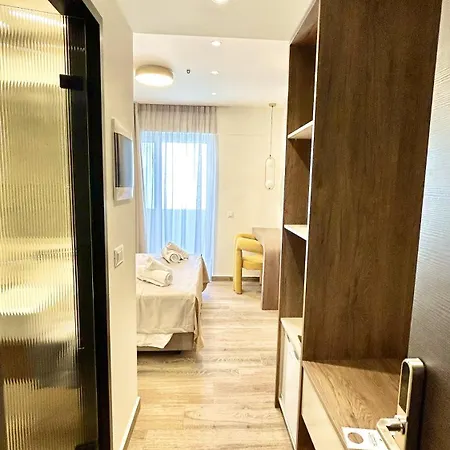 Готель Morfeas 4*